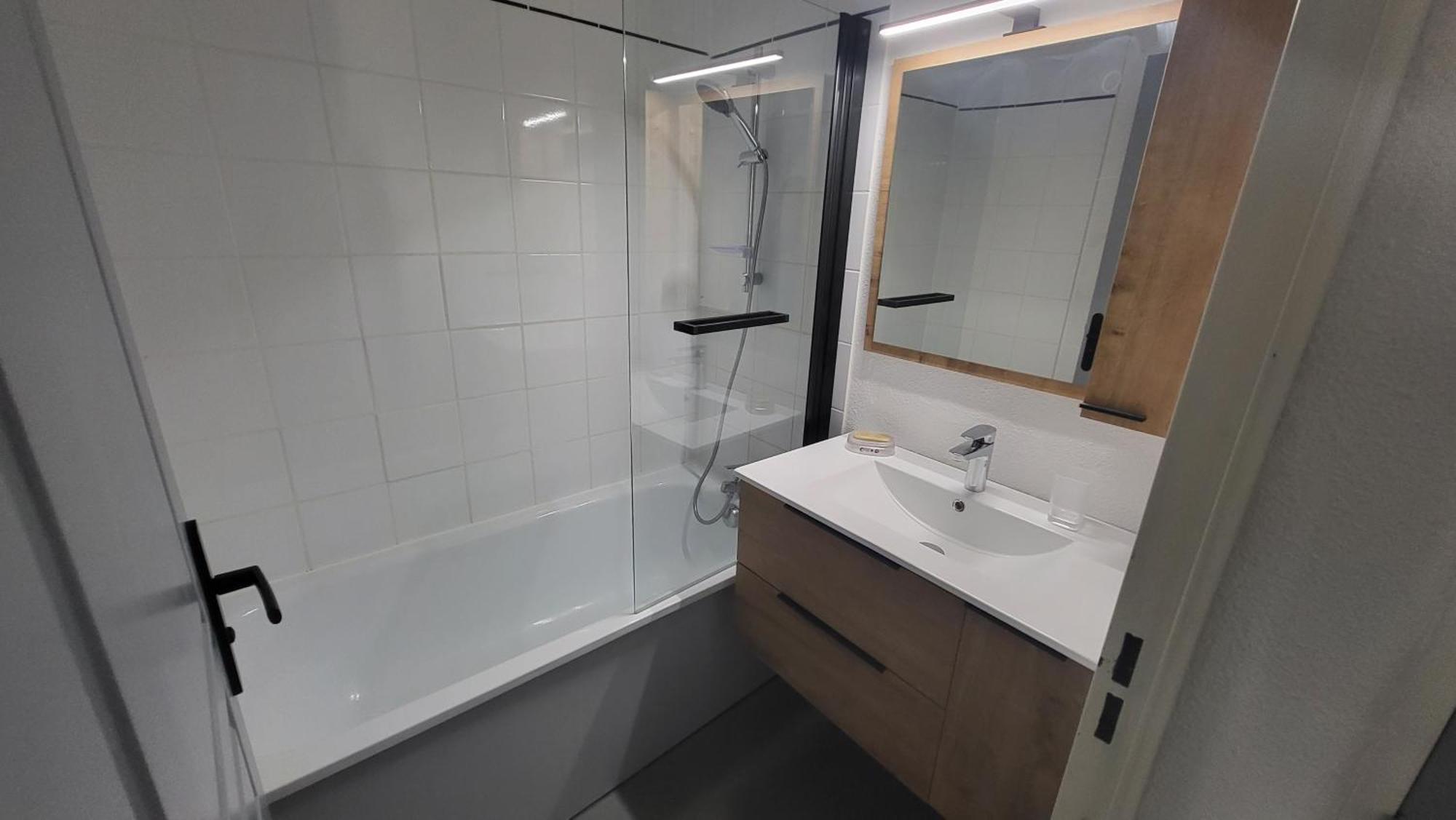 Appartement 4 A 6 Personnes - Chalets D'Aurouze - La Joue Du Loup Ле-Деволюї Екстер'єр фото